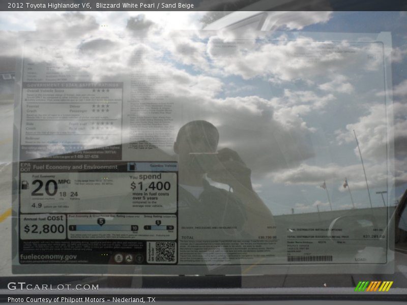 Blizzard White Pearl / Sand Beige 2012 Toyota Highlander V6