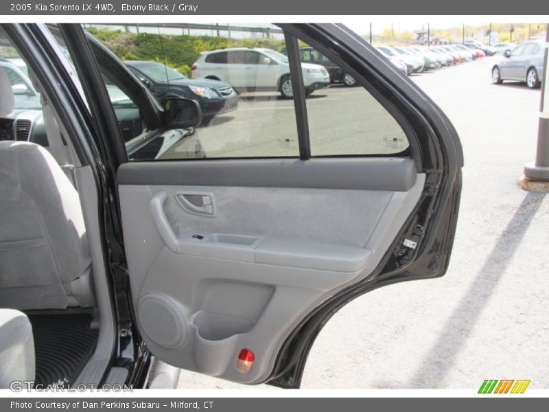 Ebony Black / Gray 2005 Kia Sorento LX 4WD