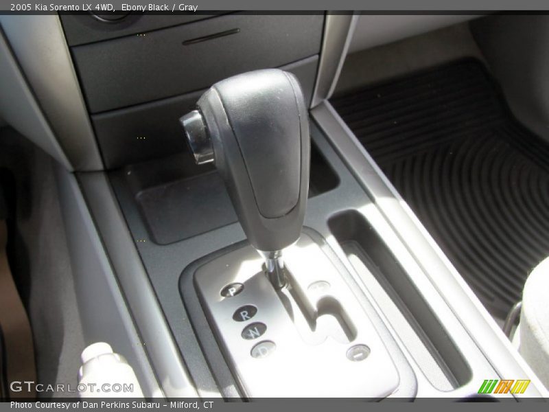 Ebony Black / Gray 2005 Kia Sorento LX 4WD