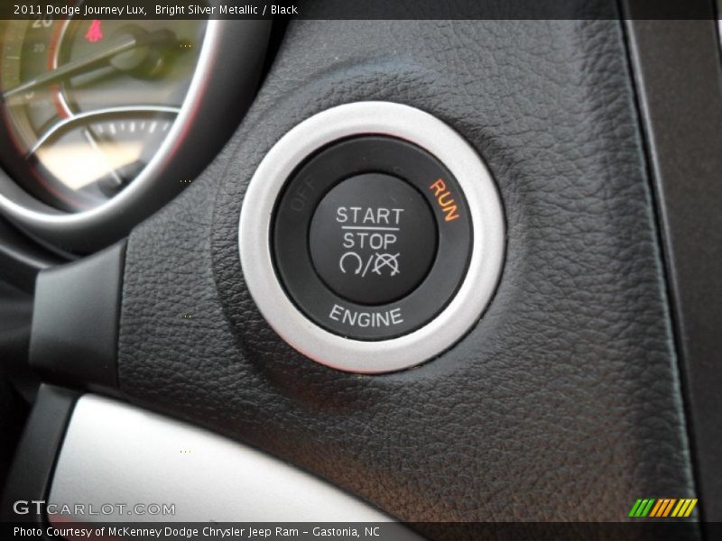 Bright Silver Metallic / Black 2011 Dodge Journey Lux