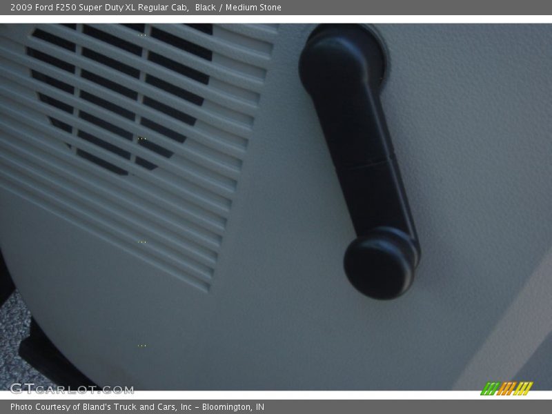 Black / Medium Stone 2009 Ford F250 Super Duty XL Regular Cab