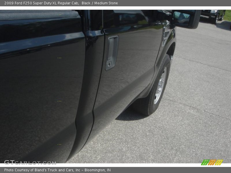 Black / Medium Stone 2009 Ford F250 Super Duty XL Regular Cab