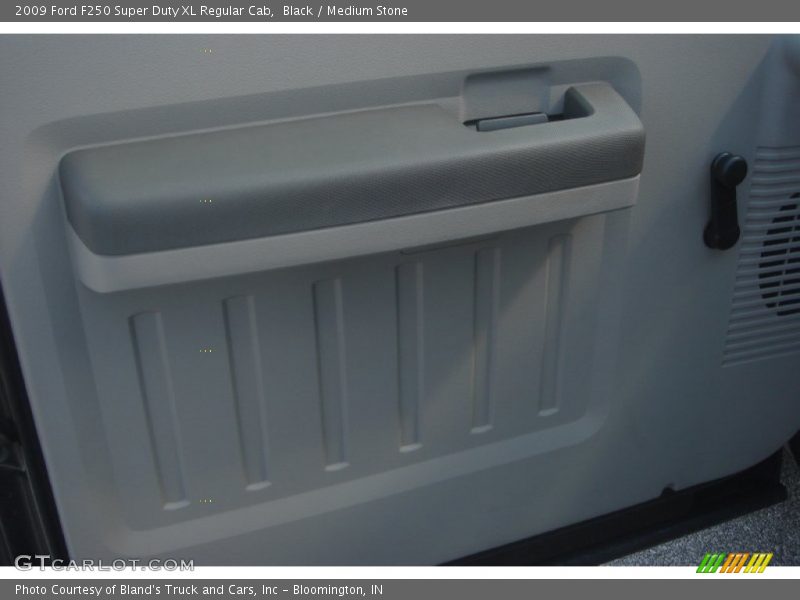 Black / Medium Stone 2009 Ford F250 Super Duty XL Regular Cab