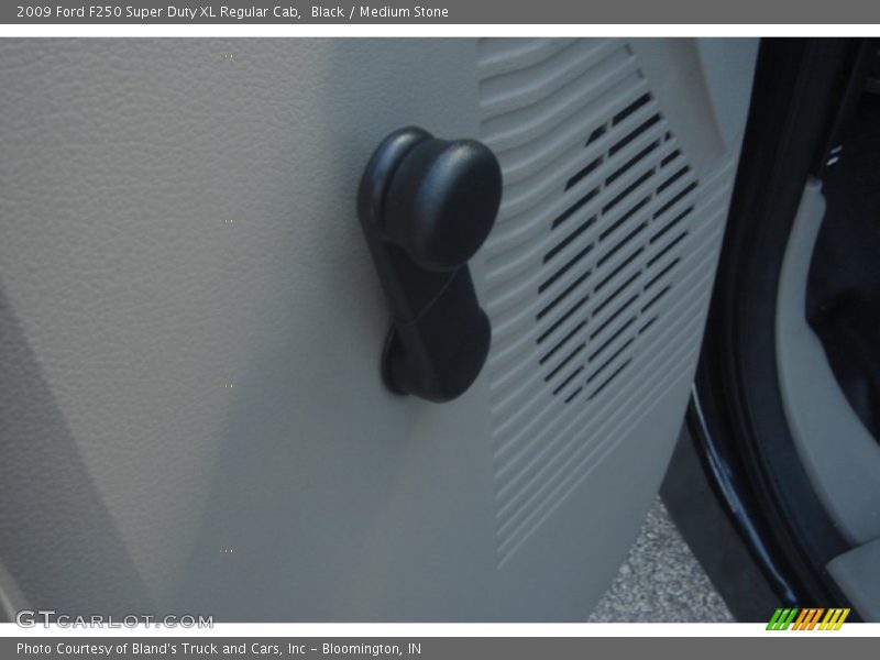 Black / Medium Stone 2009 Ford F250 Super Duty XL Regular Cab