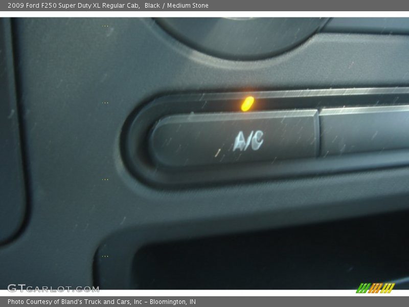 Black / Medium Stone 2009 Ford F250 Super Duty XL Regular Cab