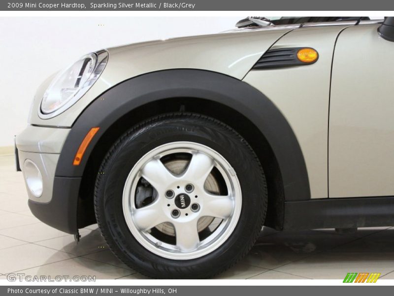 Sparkling Silver Metallic / Black/Grey 2009 Mini Cooper Hardtop