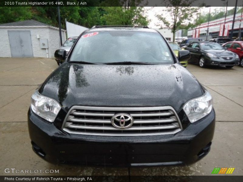 Black / Ash 2010 Toyota Highlander V6 4WD