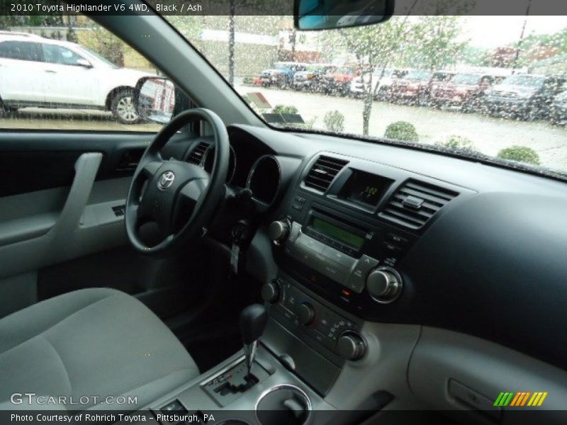 Black / Ash 2010 Toyota Highlander V6 4WD