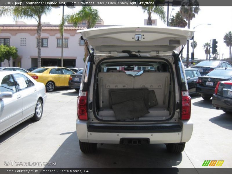Light Graystone Pearl / Dark Khaki/Light Graystone 2007 Jeep Commander Limited 4x4