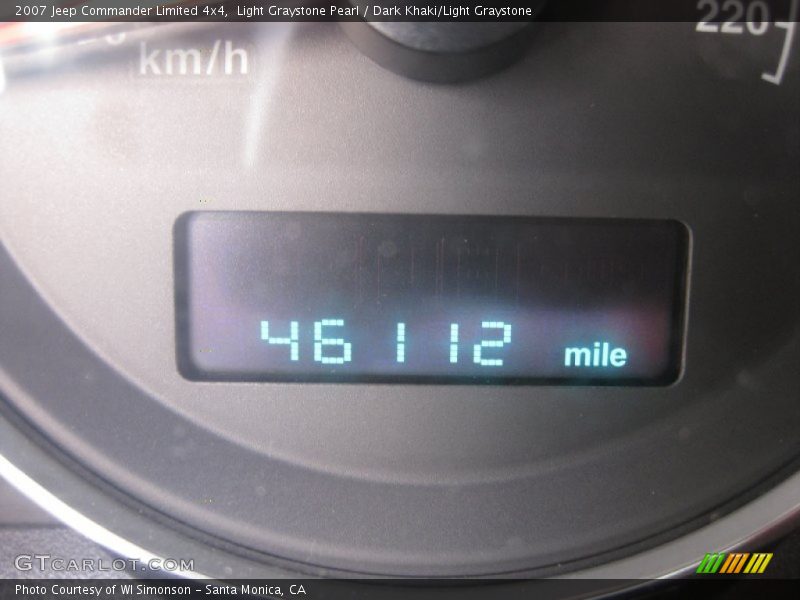 Light Graystone Pearl / Dark Khaki/Light Graystone 2007 Jeep Commander Limited 4x4