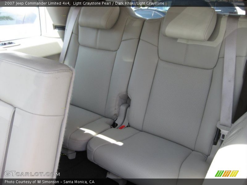 Light Graystone Pearl / Dark Khaki/Light Graystone 2007 Jeep Commander Limited 4x4