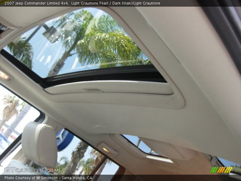 Light Graystone Pearl / Dark Khaki/Light Graystone 2007 Jeep Commander Limited 4x4