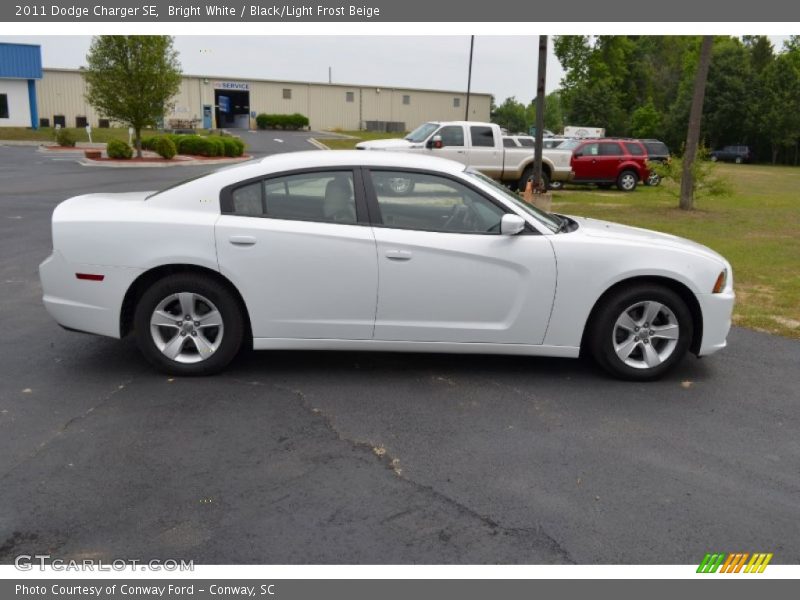 Bright White / Black/Light Frost Beige 2011 Dodge Charger SE
