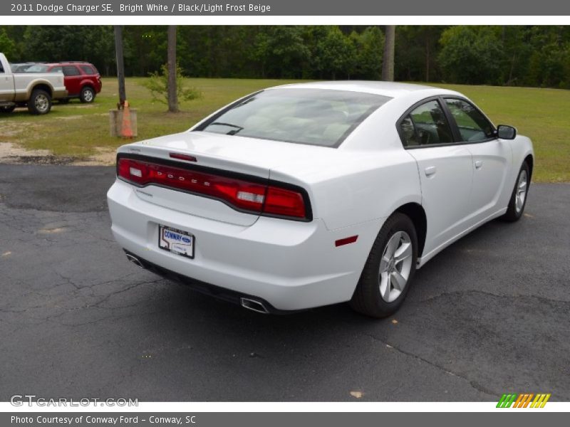 Bright White / Black/Light Frost Beige 2011 Dodge Charger SE