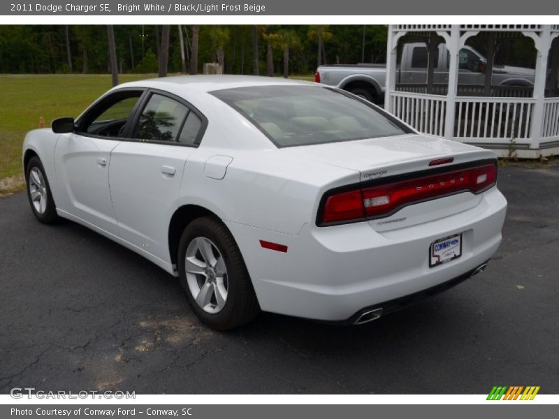 Bright White / Black/Light Frost Beige 2011 Dodge Charger SE