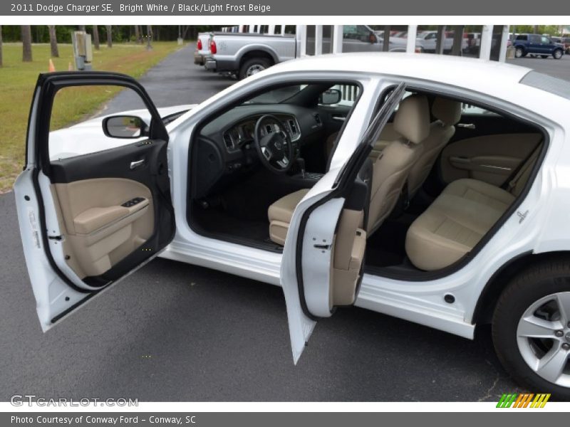 Bright White / Black/Light Frost Beige 2011 Dodge Charger SE