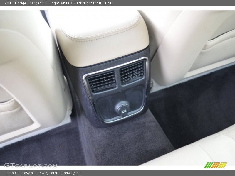 Bright White / Black/Light Frost Beige 2011 Dodge Charger SE