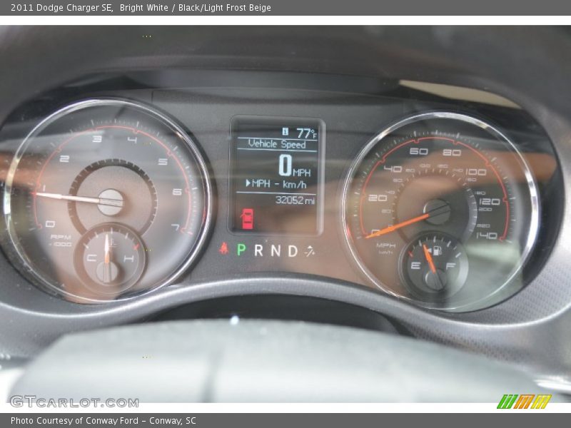 Bright White / Black/Light Frost Beige 2011 Dodge Charger SE