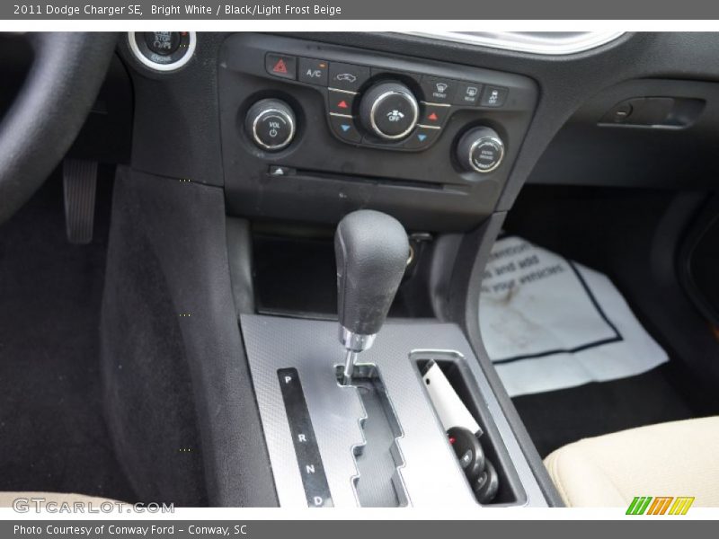 Bright White / Black/Light Frost Beige 2011 Dodge Charger SE