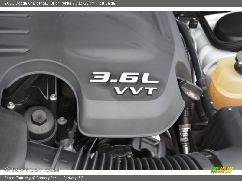 Bright White / Black/Light Frost Beige 2011 Dodge Charger SE