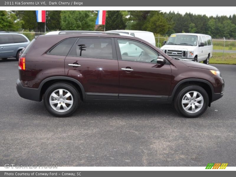 Dark Cherry / Beige 2011 Kia Sorento LX V6