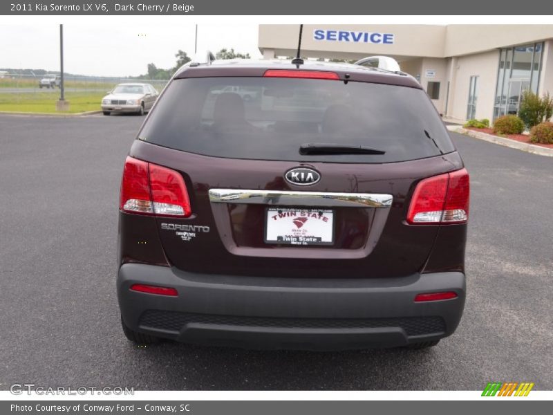 Dark Cherry / Beige 2011 Kia Sorento LX V6