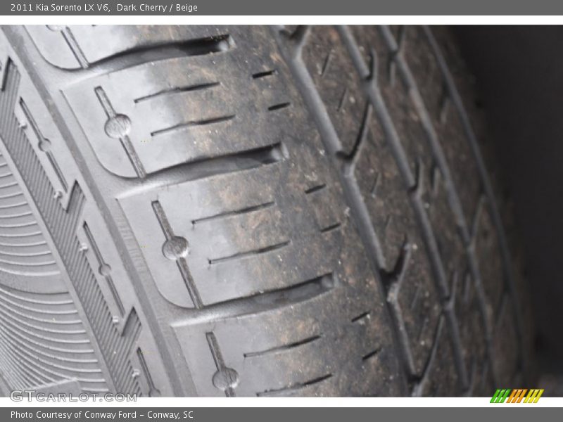 Dark Cherry / Beige 2011 Kia Sorento LX V6