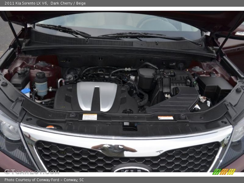 Dark Cherry / Beige 2011 Kia Sorento LX V6