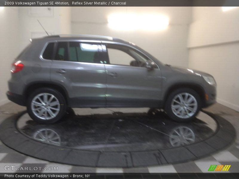 Reflex Silver Metallic / Charcoal 2009 Volkswagen Tiguan SE 4Motion