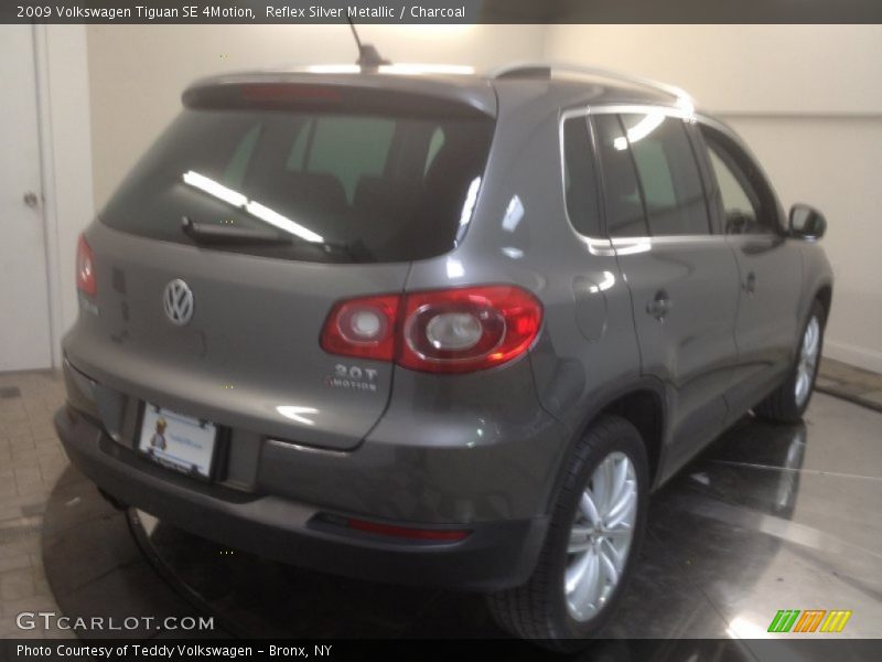 Reflex Silver Metallic / Charcoal 2009 Volkswagen Tiguan SE 4Motion