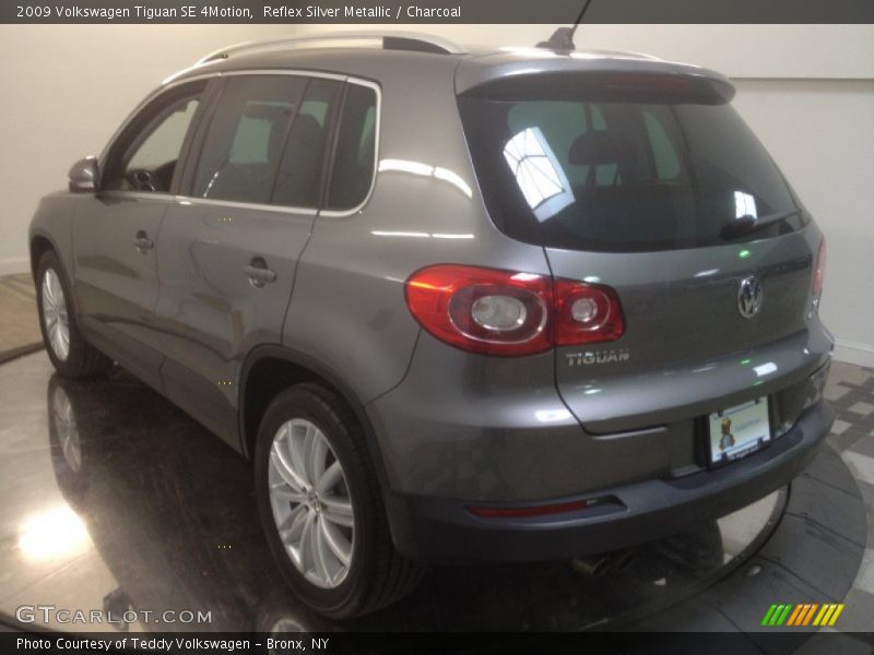 Reflex Silver Metallic / Charcoal 2009 Volkswagen Tiguan SE 4Motion