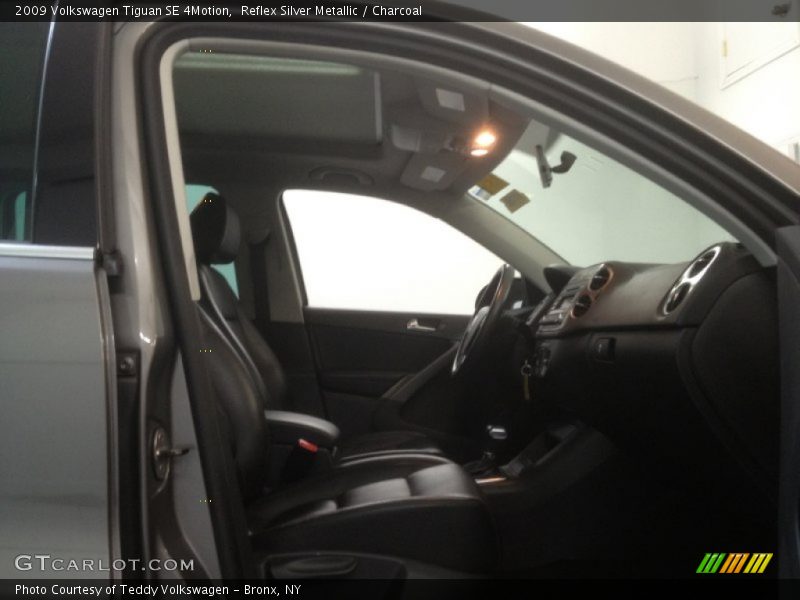 Reflex Silver Metallic / Charcoal 2009 Volkswagen Tiguan SE 4Motion