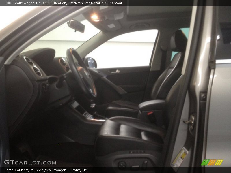 Reflex Silver Metallic / Charcoal 2009 Volkswagen Tiguan SE 4Motion