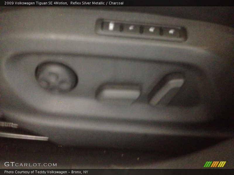 Reflex Silver Metallic / Charcoal 2009 Volkswagen Tiguan SE 4Motion