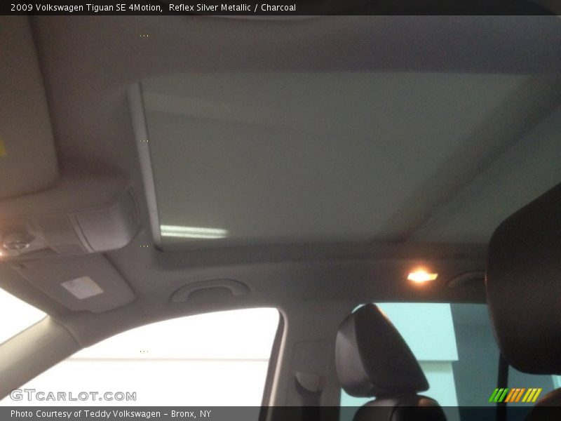 Reflex Silver Metallic / Charcoal 2009 Volkswagen Tiguan SE 4Motion