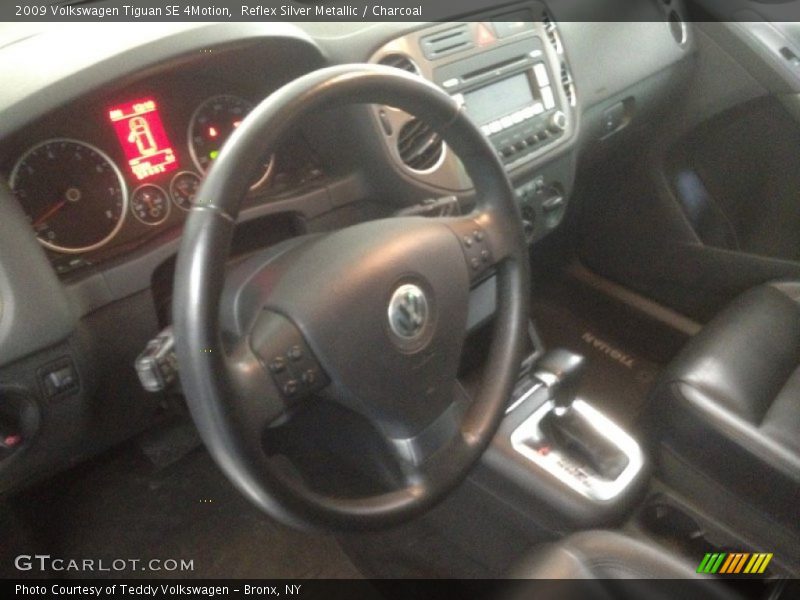 Reflex Silver Metallic / Charcoal 2009 Volkswagen Tiguan SE 4Motion