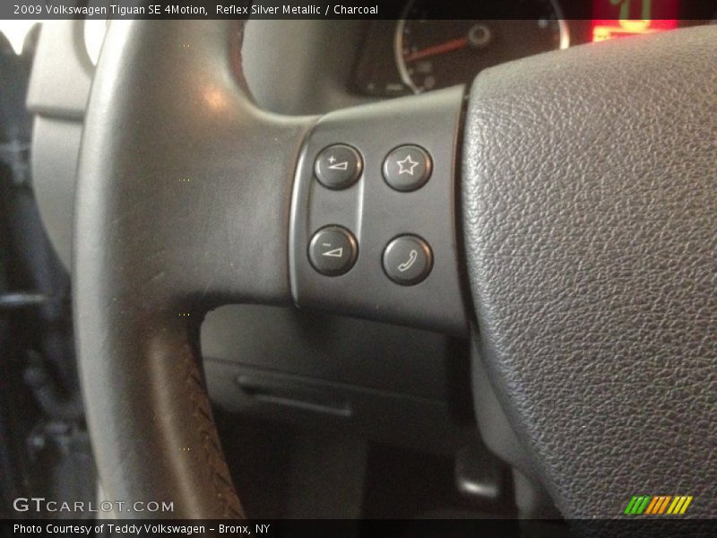 Reflex Silver Metallic / Charcoal 2009 Volkswagen Tiguan SE 4Motion
