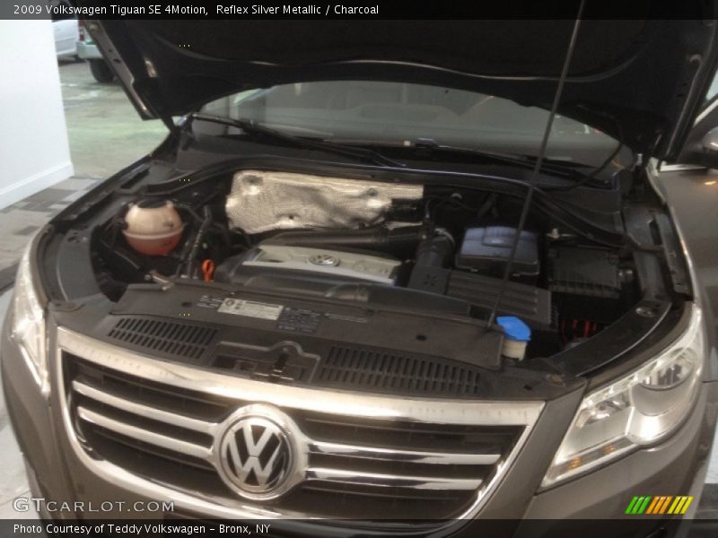 Reflex Silver Metallic / Charcoal 2009 Volkswagen Tiguan SE 4Motion