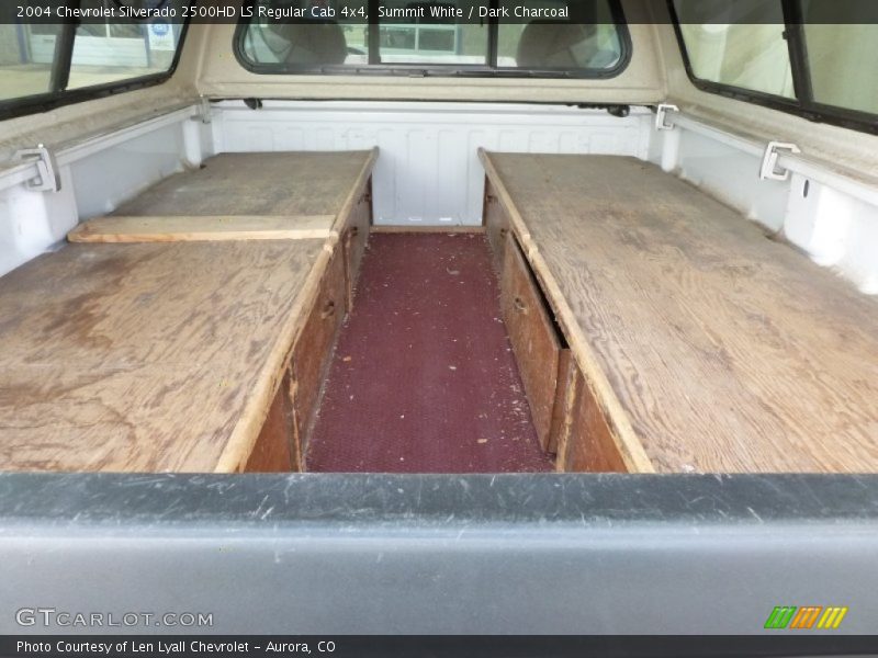 Summit White / Dark Charcoal 2004 Chevrolet Silverado 2500HD LS Regular Cab 4x4