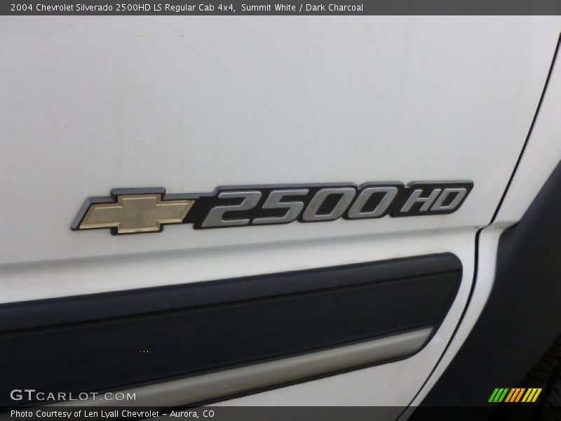 Summit White / Dark Charcoal 2004 Chevrolet Silverado 2500HD LS Regular Cab 4x4