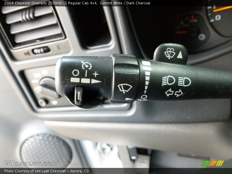 Summit White / Dark Charcoal 2004 Chevrolet Silverado 2500HD LS Regular Cab 4x4
