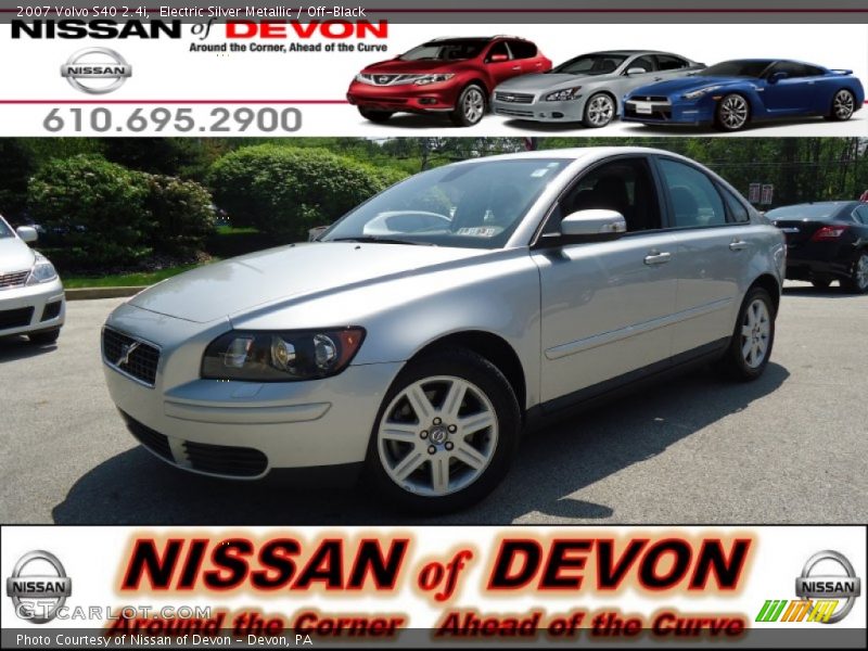 Electric Silver Metallic / Off-Black 2007 Volvo S40 2.4i