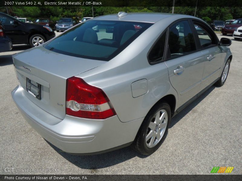 Electric Silver Metallic / Off-Black 2007 Volvo S40 2.4i