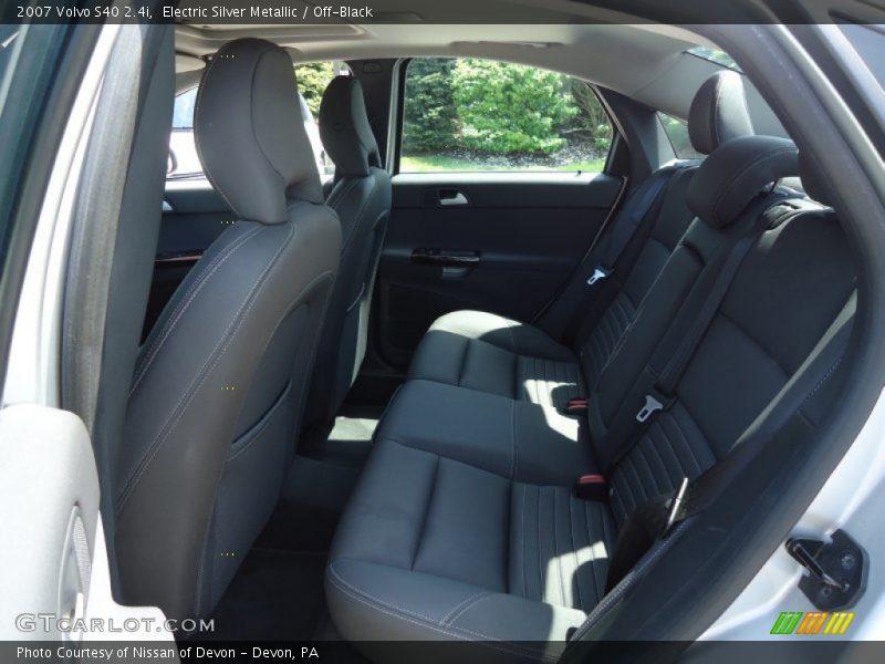 Electric Silver Metallic / Off-Black 2007 Volvo S40 2.4i