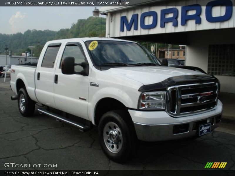Oxford White / Tan 2006 Ford F250 Super Duty XLT FX4 Crew Cab 4x4