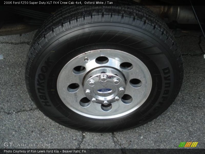 Oxford White / Tan 2006 Ford F250 Super Duty XLT FX4 Crew Cab 4x4
