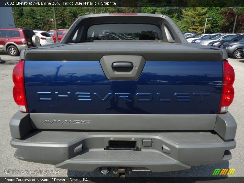 Indigo Blue Metallic / Graphite 2002 Chevrolet Avalanche Z66