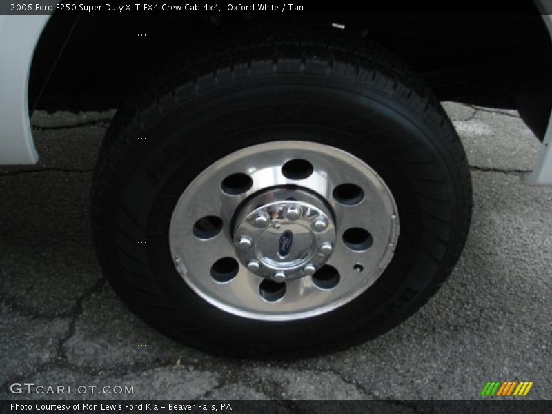 Oxford White / Tan 2006 Ford F250 Super Duty XLT FX4 Crew Cab 4x4