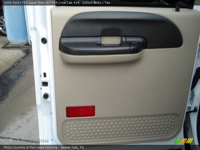 Oxford White / Tan 2006 Ford F250 Super Duty XLT FX4 Crew Cab 4x4