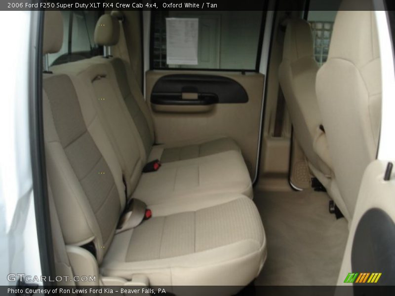 Oxford White / Tan 2006 Ford F250 Super Duty XLT FX4 Crew Cab 4x4